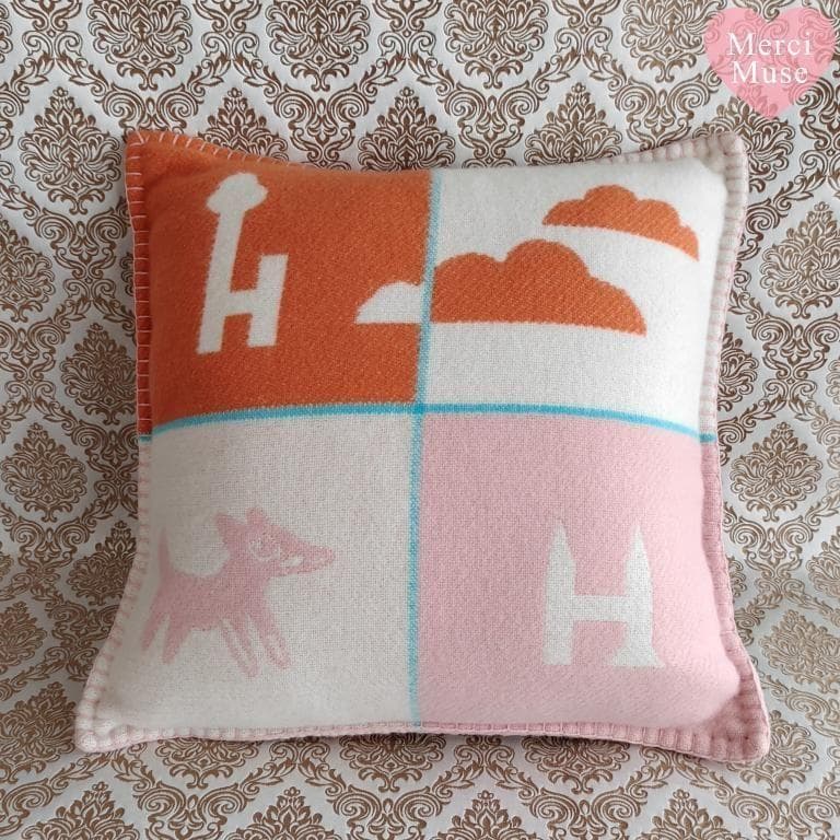 ❤未使用品❤エルメス クッション45 ピンクｘオレンジｘホワイト お洒落で温か