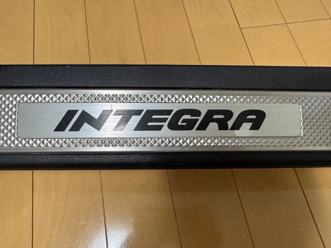 【希少】インテグラDC5純正OPスカッフプレート