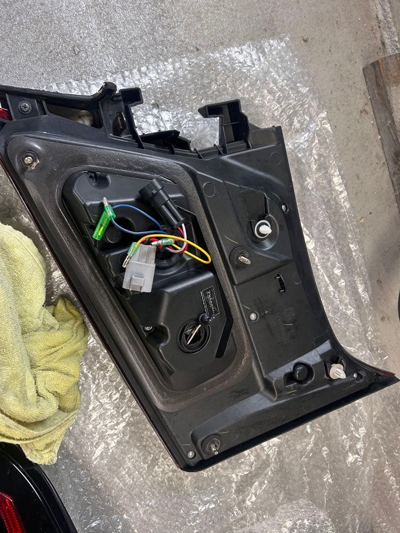 アルファード30前期 バレンティ LEDテールランプ