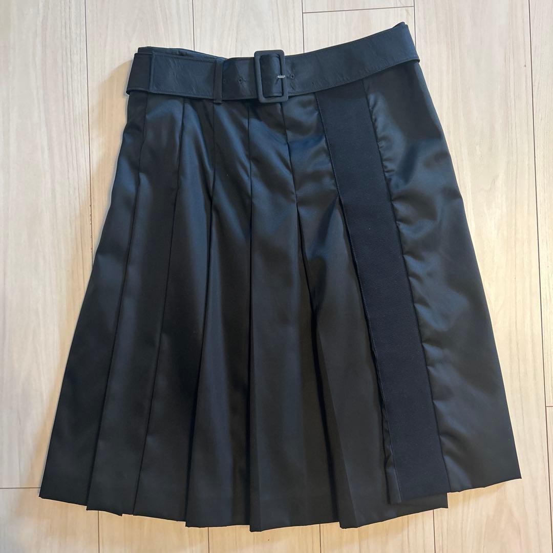 プラダ　PRADA スカート　40（M）黒　新品同様　美品