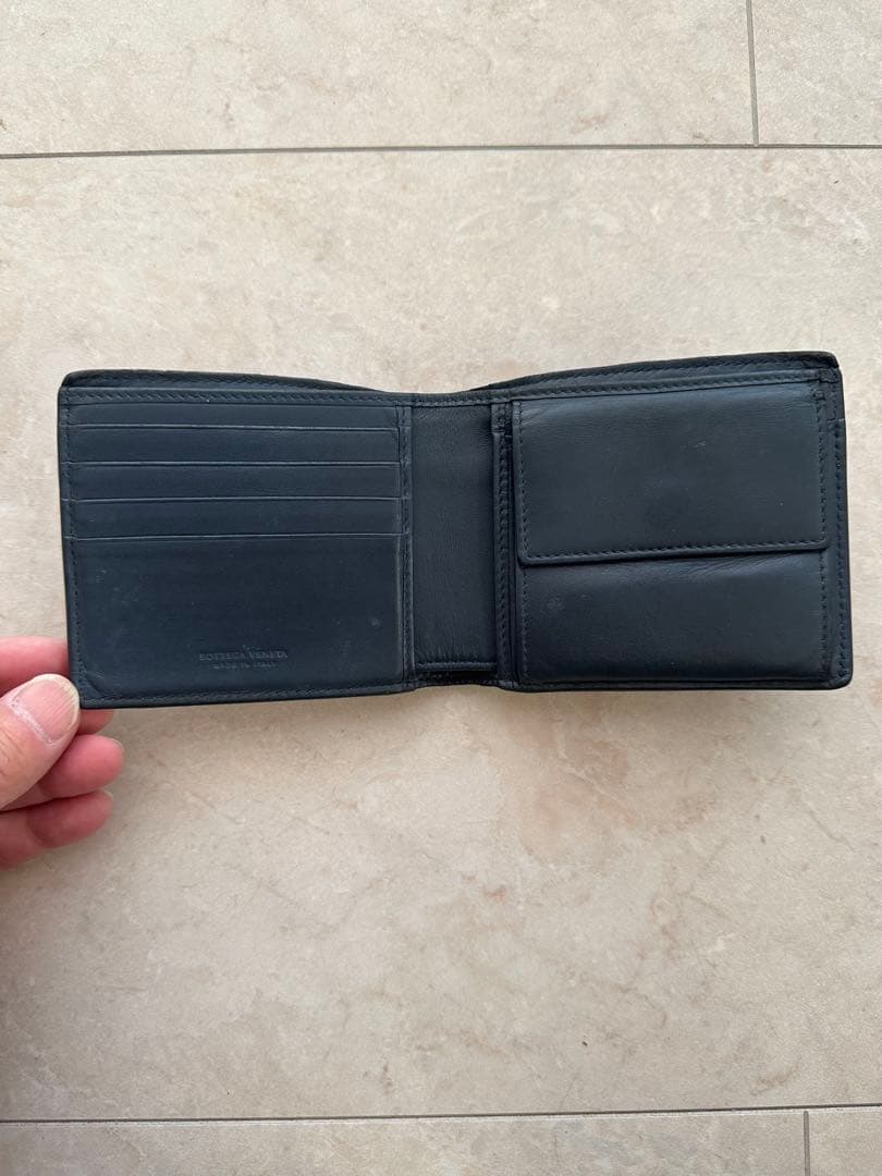 『定番人気』ボッテガ・ヴェネタ イントレチャート 二つ折り財布 正規品　ネイビー