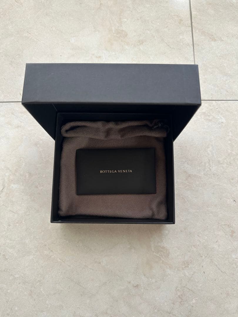 『定番人気』ボッテガ・ヴェネタ イントレチャート 二つ折り財布 正規品　ネイビー