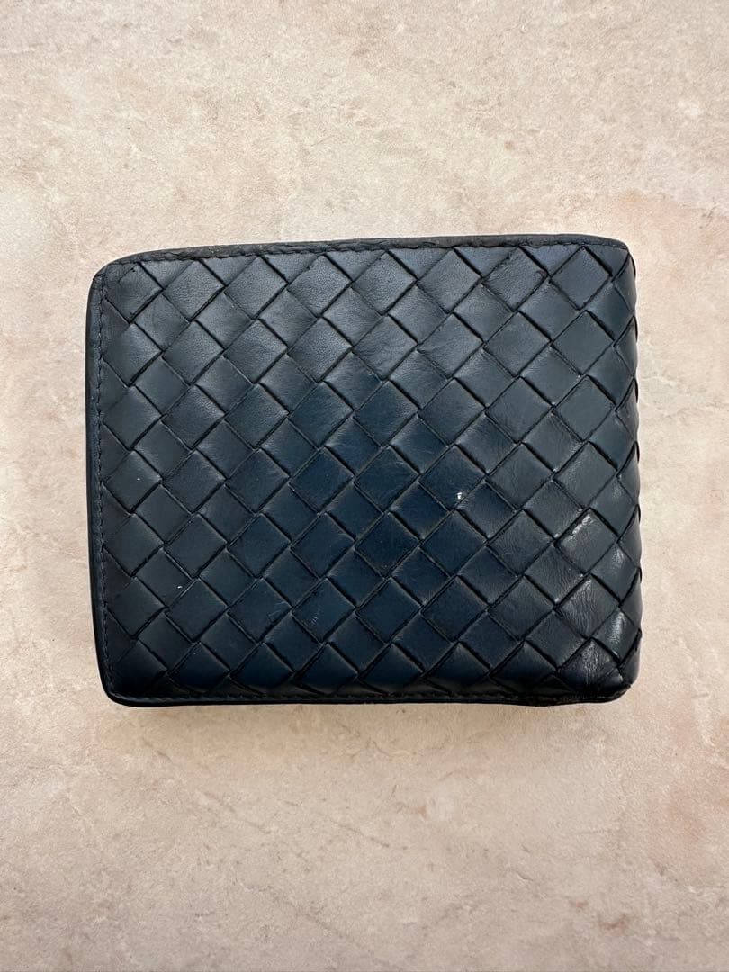 『定番人気』ボッテガ・ヴェネタ イントレチャート 二つ折り財布 正規品　ネイビー