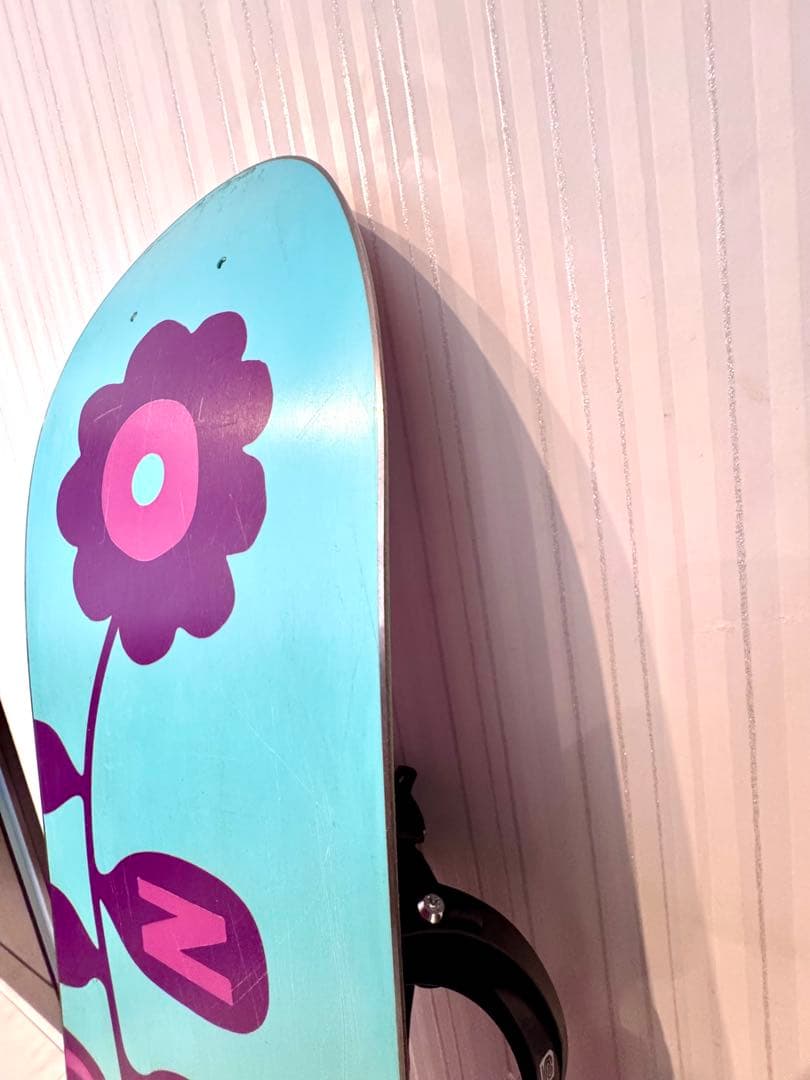 【値下げ中】Burton スノーボード 110 キッズ　人気の蝶々デザイン