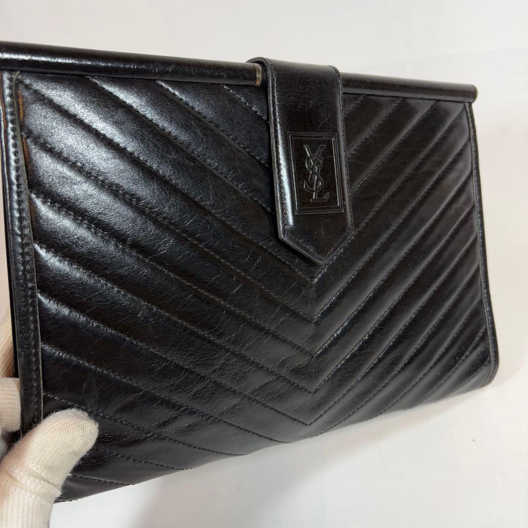 イヴ・サンローラン クラッチバッグ カサンドラロゴ　黒　レザー キルティング