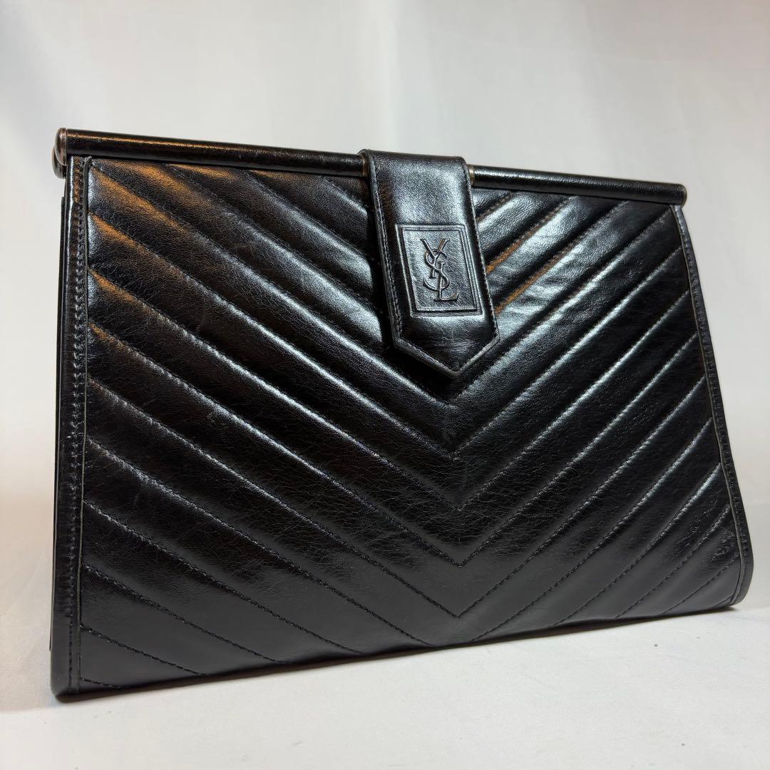 イヴ・サンローラン クラッチバッグ カサンドラロゴ　黒　レザー キルティング