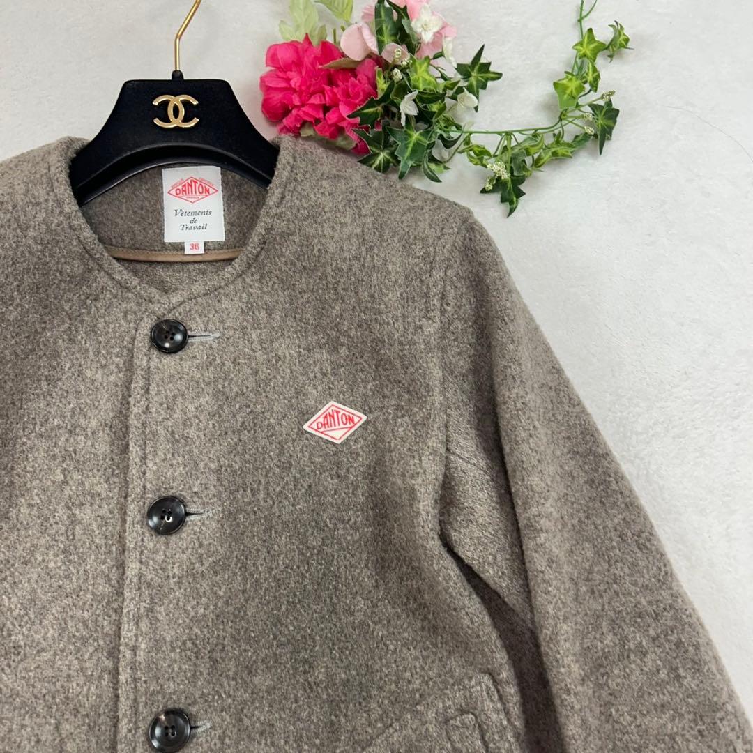 K739 美品 S ダントン ロゴ刺繍 ノーカラージャケット グレー レディース