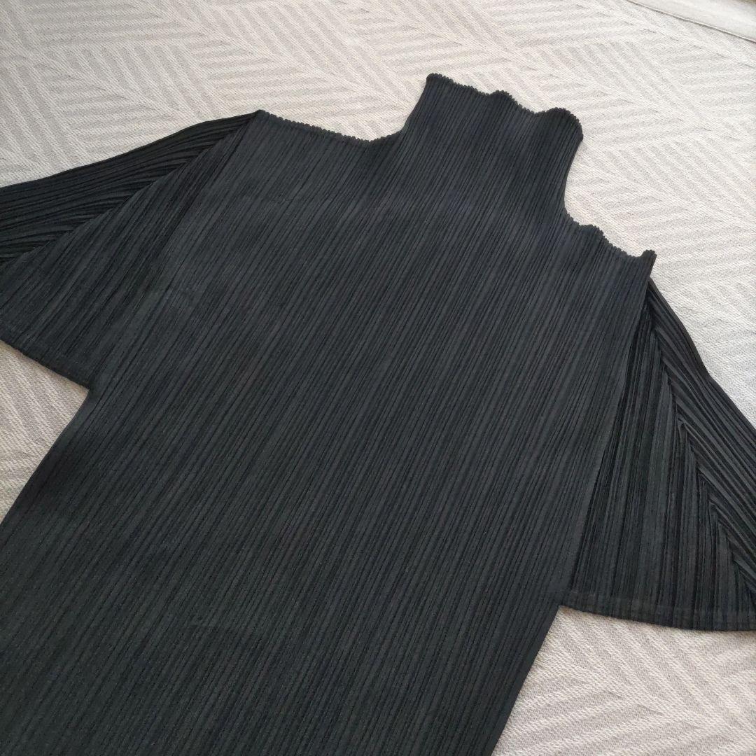 PLEATS PLEASE ブラック タートルネック 4