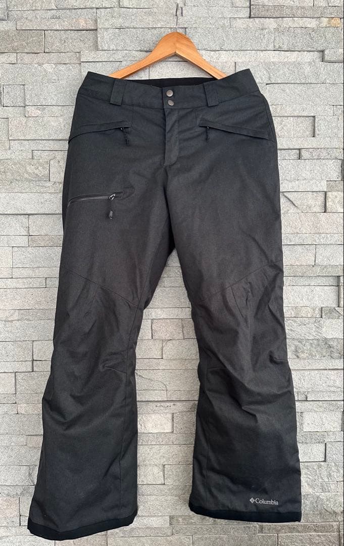 Columbia スノーボードパンツ ブラック　中綿あり レディース