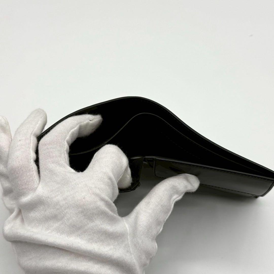 【希少モデル】ジバンシー 二つ折り財布 ロゴ 星 レザー ブラック 鑑定済み