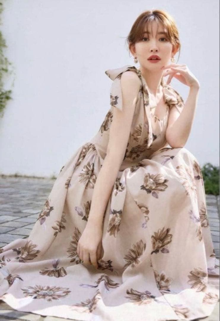 ワンピース Herlipto Sunflower-Printed Midi Dress