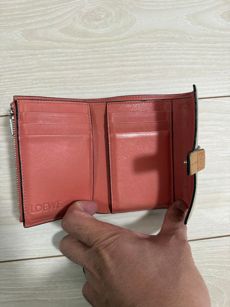 ロエベ　レザー製三つ折り財布 ベージュ