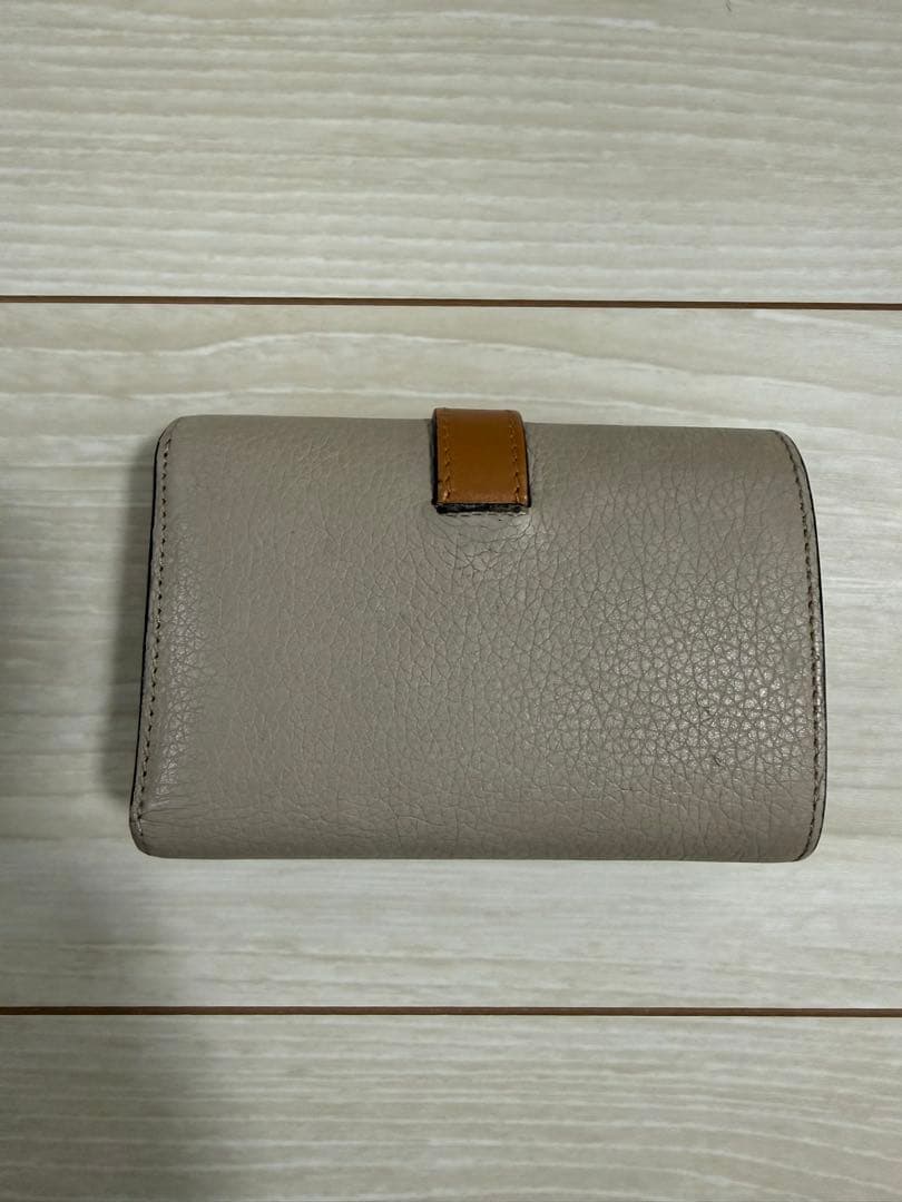 ロエベ　レザー製三つ折り財布 ベージュ