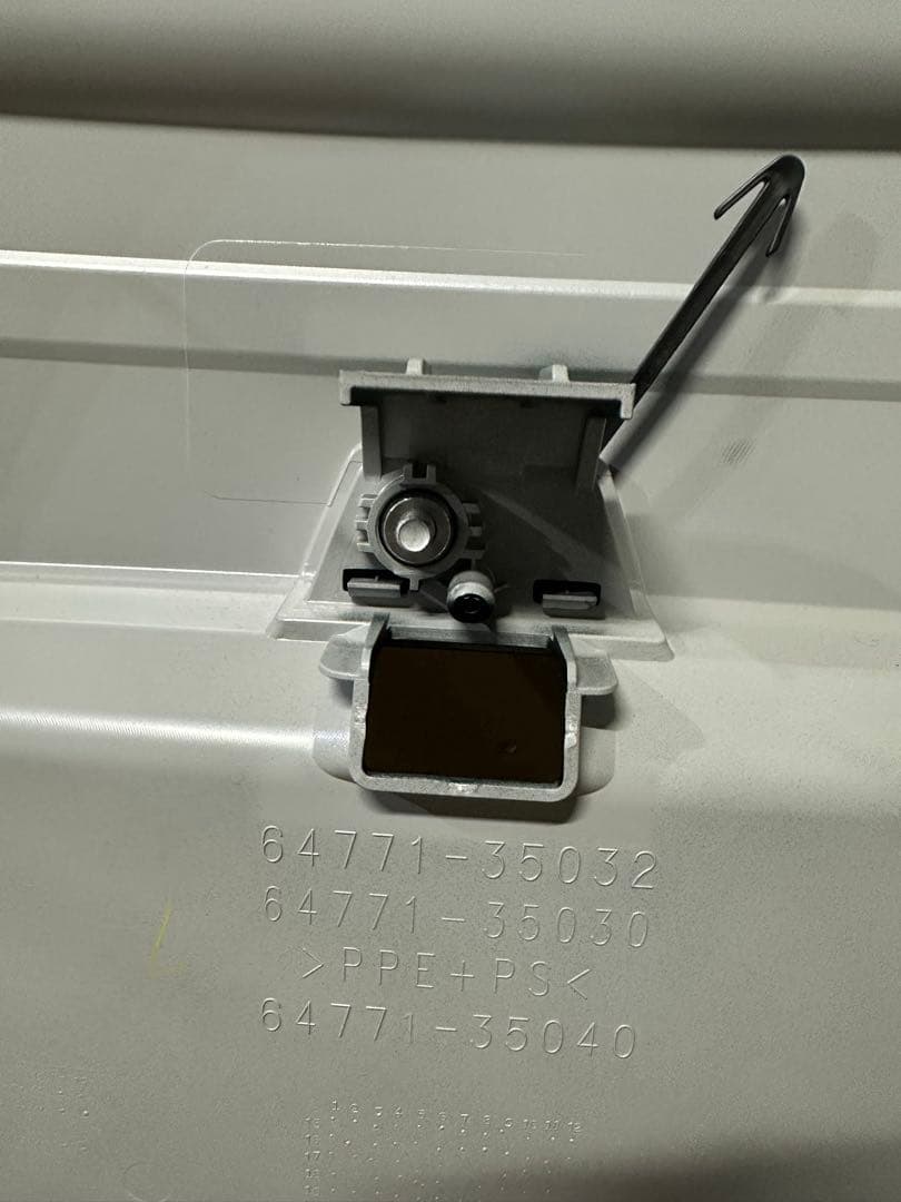 専用　　　【新車外し】再再販 ランクル70 背面 スペアタイヤカバー　純正