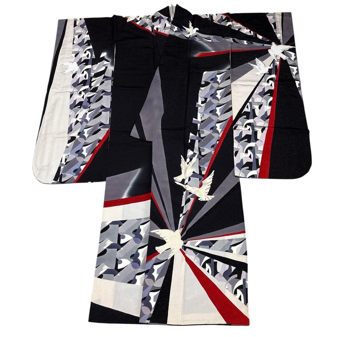 (う27) 銀河に舞う白鳩 ✦ 赤黒白グレーのモダンな幾何学模様振袖⑤点セット