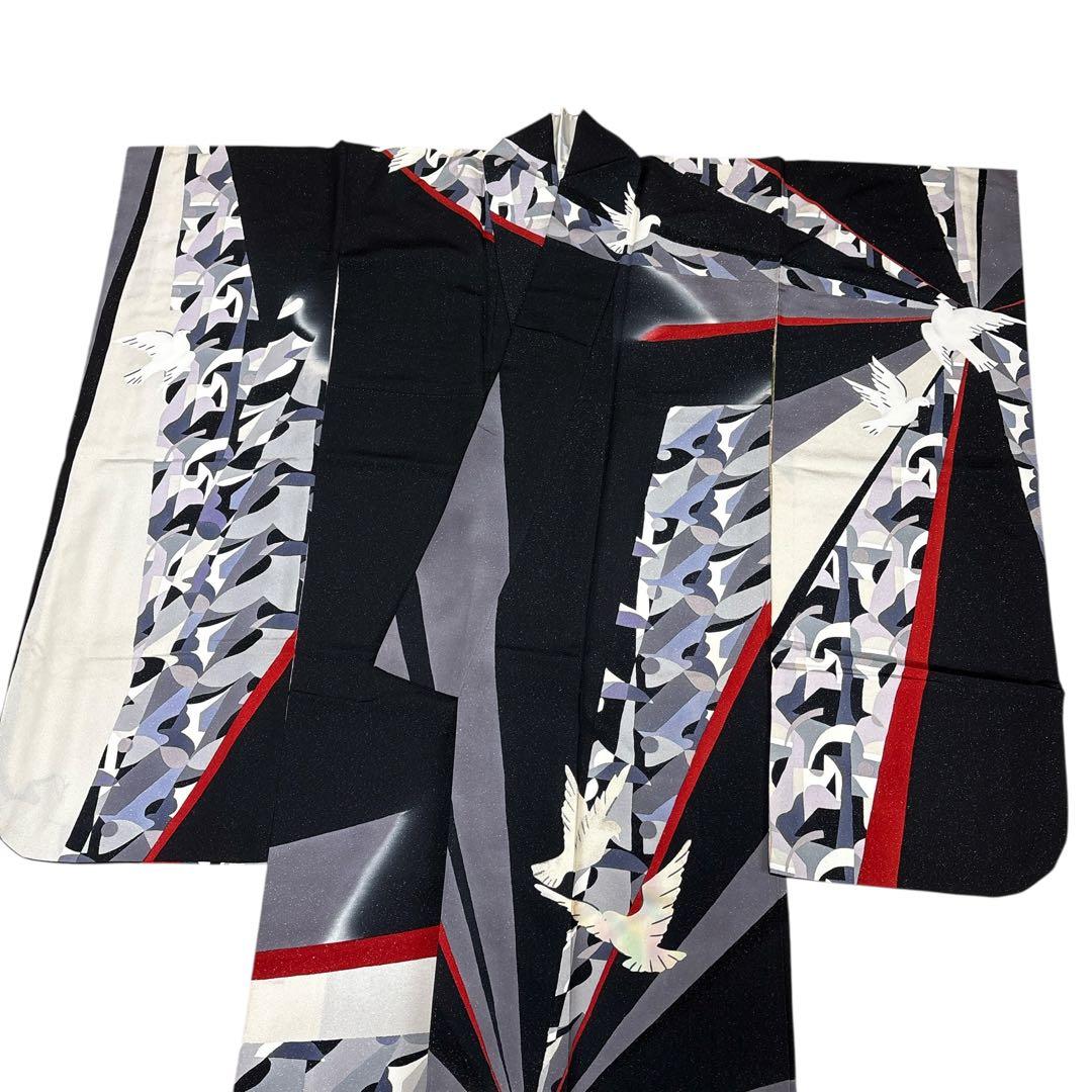 (う27) 銀河に舞う白鳩 ✦ 赤黒白グレーのモダンな幾何学模様振袖⑤点セット