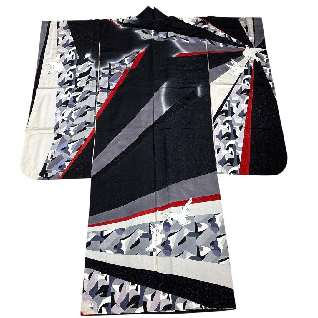 (う27) 銀河に舞う白鳩 ✦ 赤黒白グレーのモダンな幾何学模様振袖⑤点セット