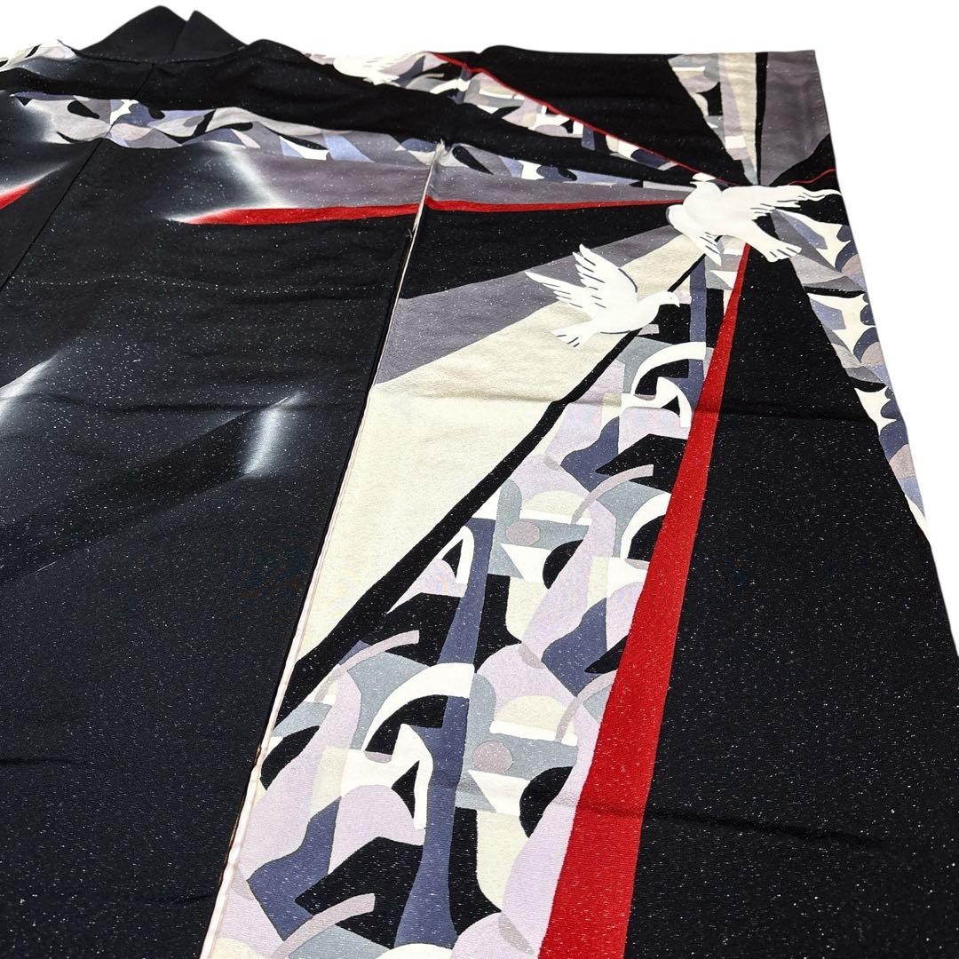 (う27) 銀河に舞う白鳩 ✦ 赤黒白グレーのモダンな幾何学模様振袖⑤点セット