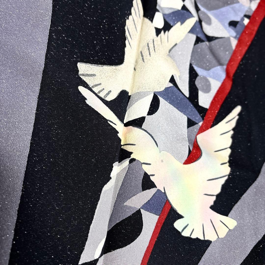 (う27) 銀河に舞う白鳩 ✦ 赤黒白グレーのモダンな幾何学模様振袖⑤点セット