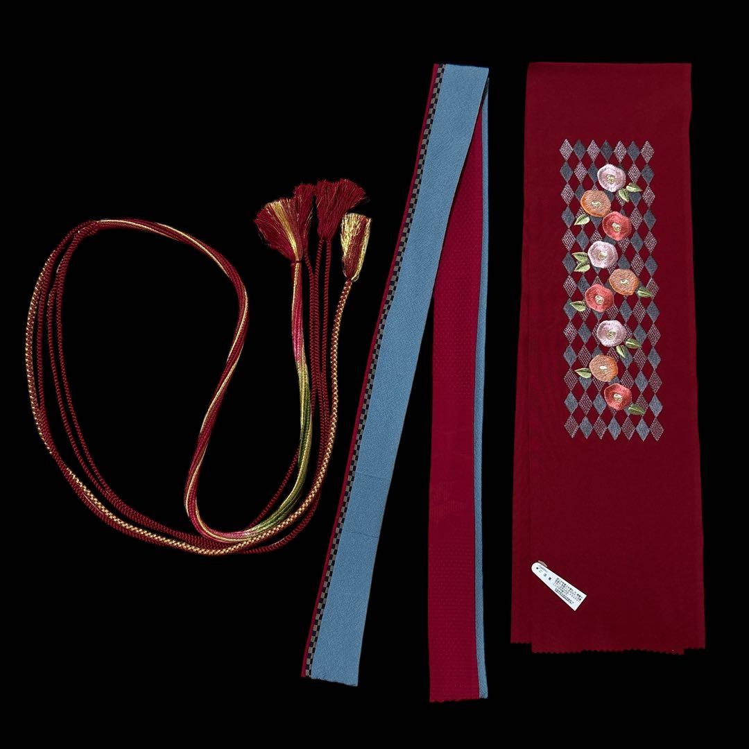 (う27) 銀河に舞う白鳩 ✦ 赤黒白グレーのモダンな幾何学模様振袖⑤点セット