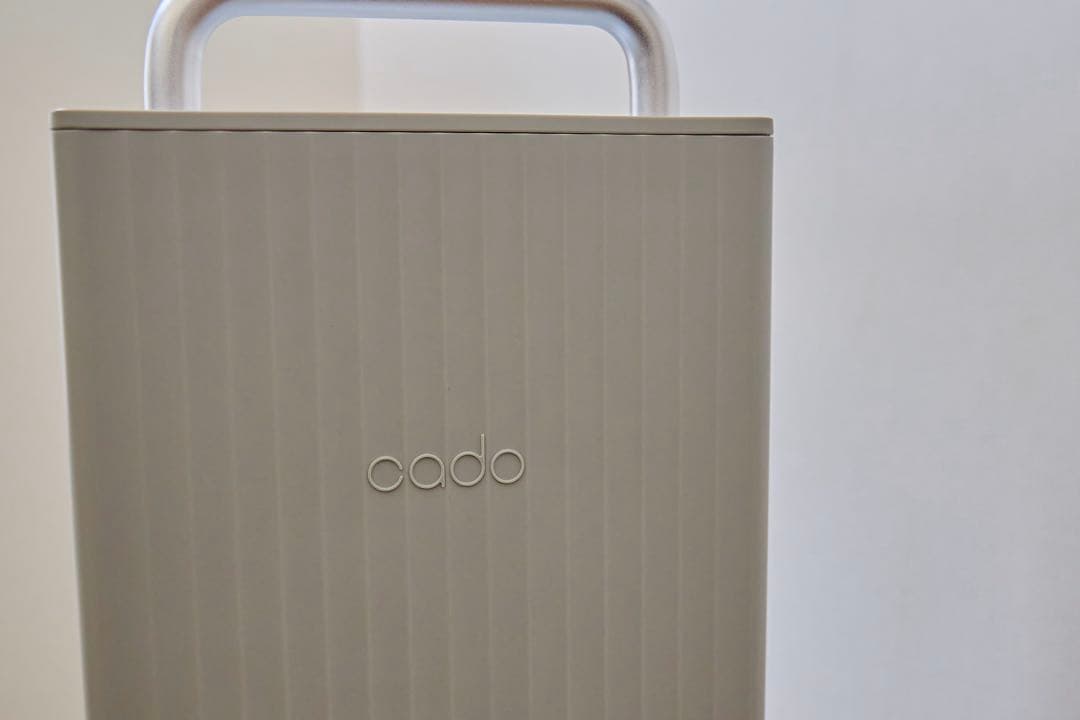 デザイン × 除湿力｜cado 除湿機 root 7100