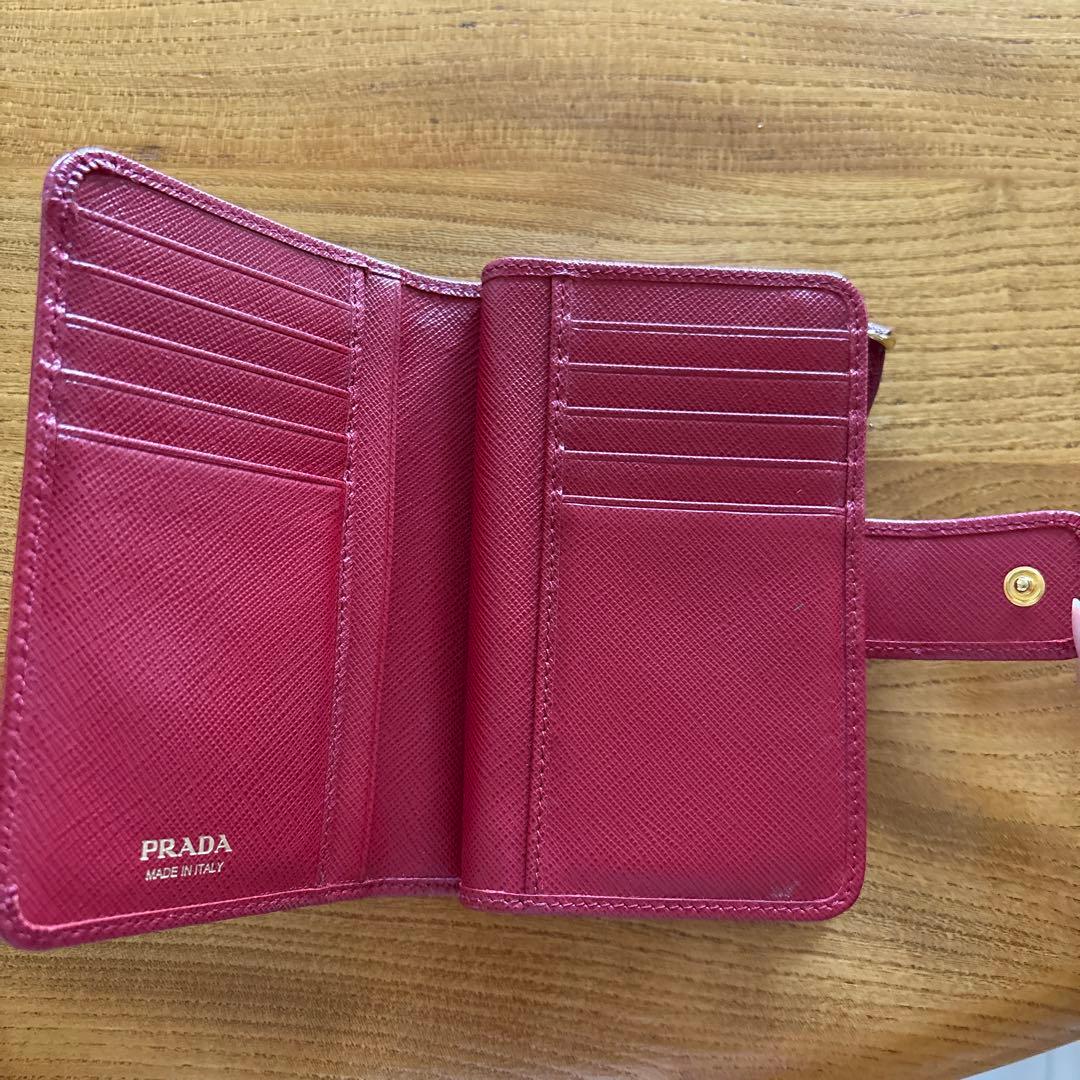 PRADA ピンク 二つ折り財布