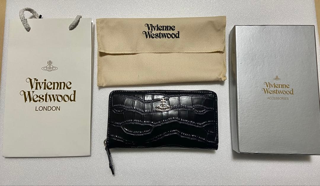 【新品未使用】Vivienne Westwood　ブラック長財布