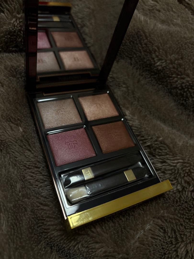 42A ヘイズィ センシュアリティ TOM FORD アイシャドウ