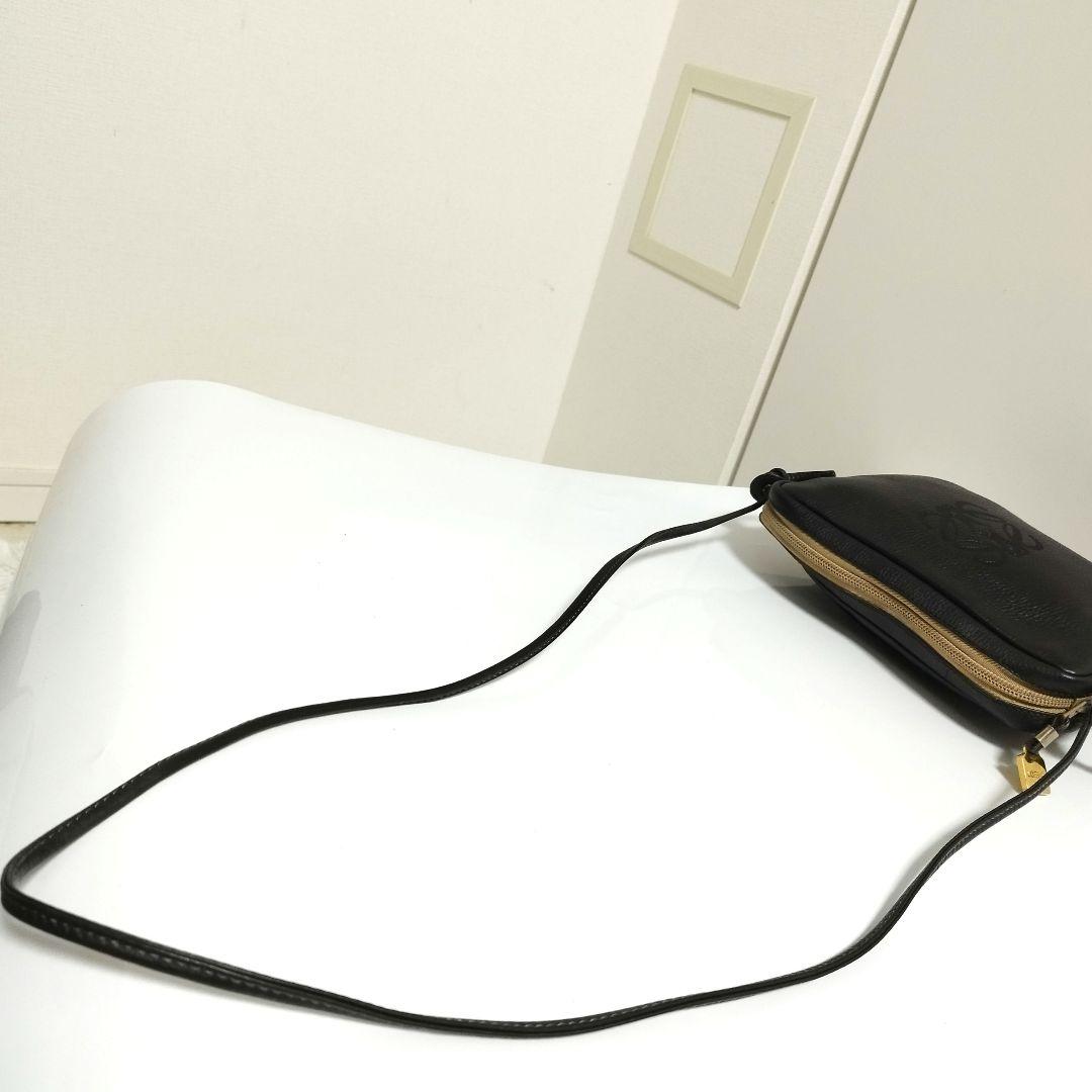美品☆　ロエベ　カメラバッグ　アナグラム　ショルダーバッグ　レザー