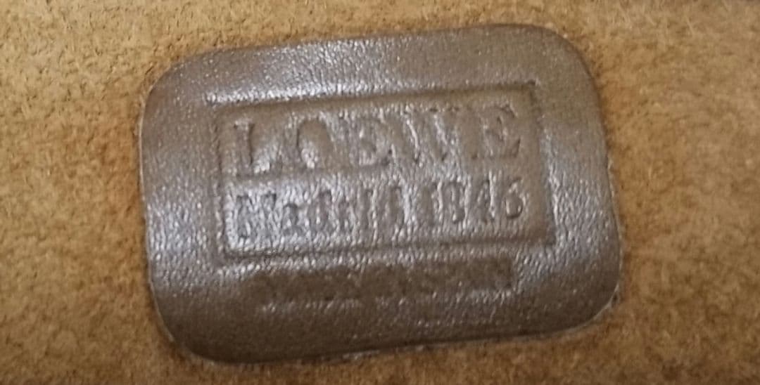 美品☆　ロエベ　カメラバッグ　アナグラム　ショルダーバッグ　レザー