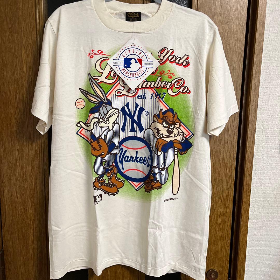 新品ルーニーテューンズ×MLB ニューヨークヤンキースTシャツ　Ｌサイズ