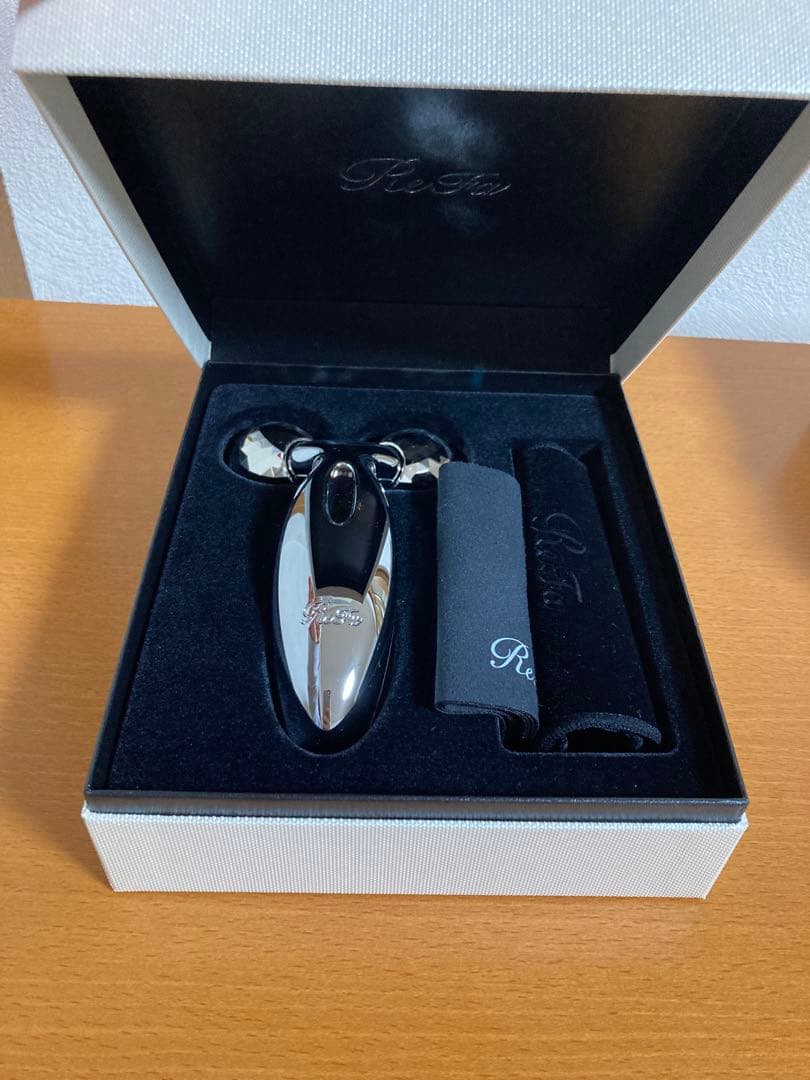 ReFa 美顔ローラー 専用ポーチ付き正規品