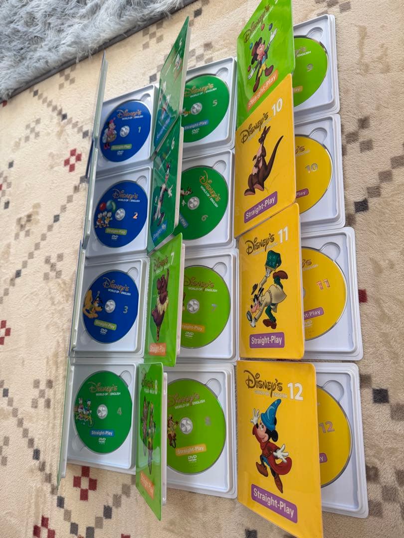 【中古特価】2018 DWE ディズニー英語 DVD、CD、BOOK