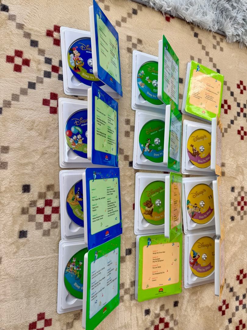 【中古特価】2018 DWE ディズニー英語 DVD、CD、BOOK