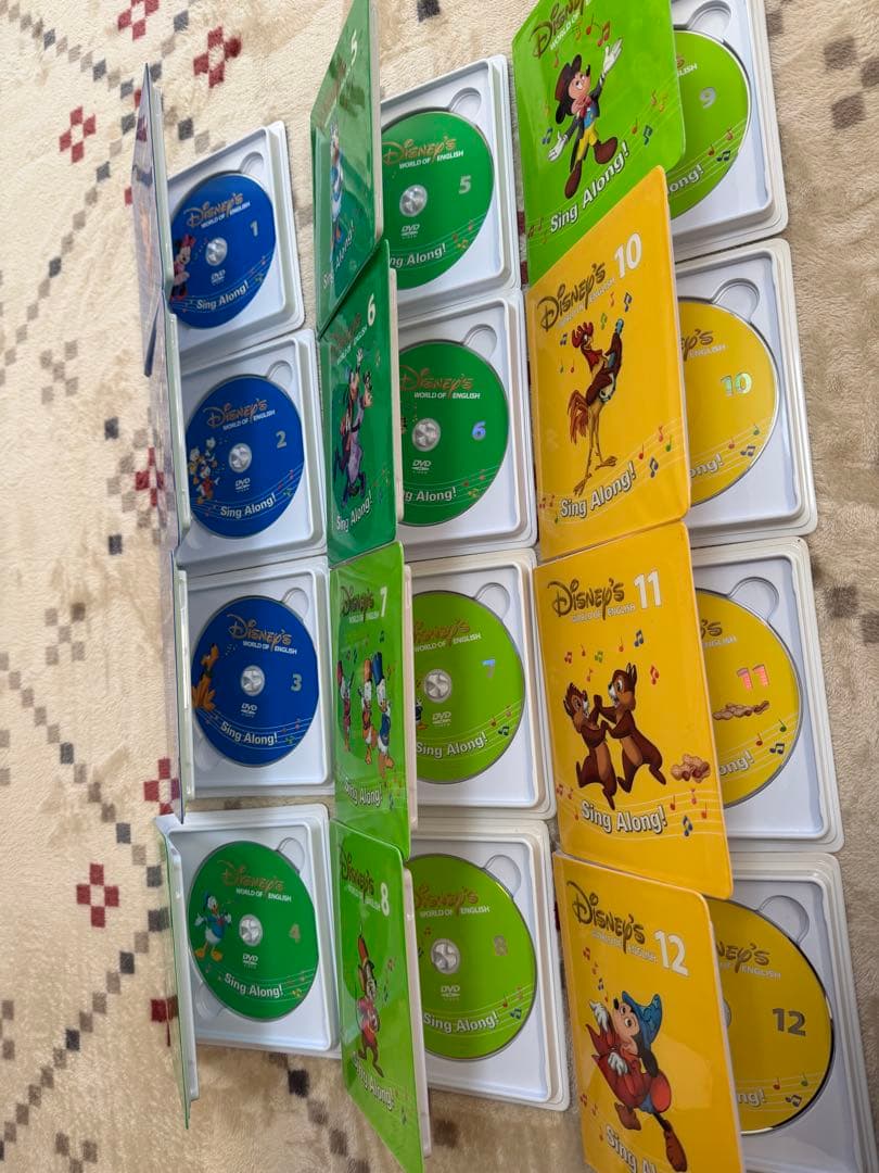【中古特価】2018 DWE ディズニー英語 DVD、CD、BOOK