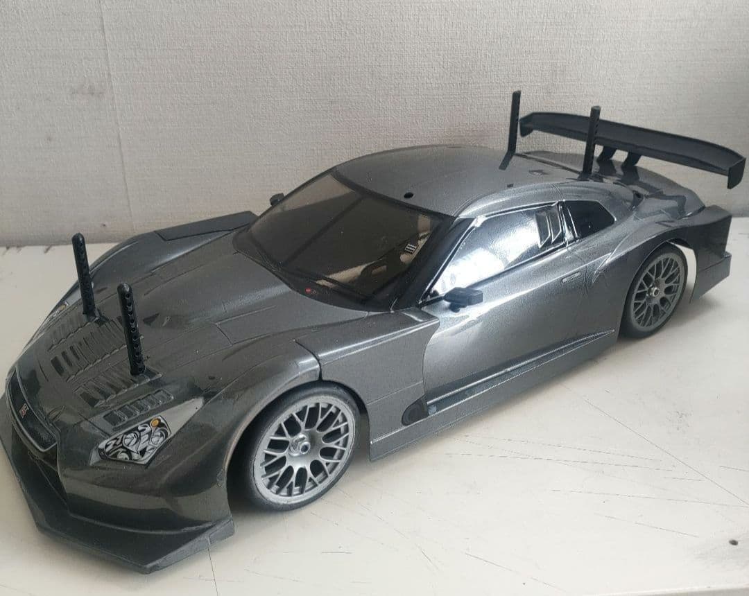 タミヤTA06シャーシ、オプション装備、日産GTRボディ付き