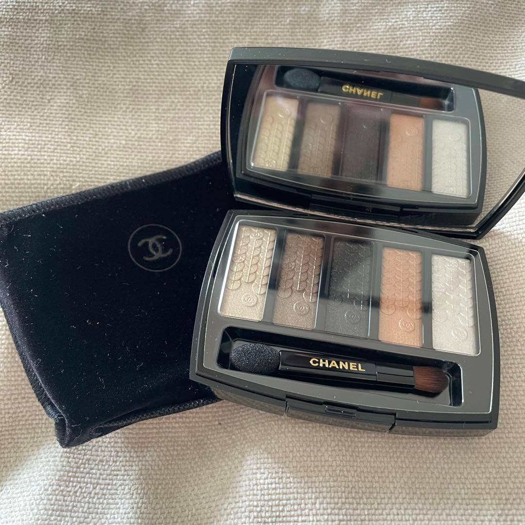 限定品　ホリデーコフレ　シャネル　ルミエールグラフィック　アイシャドウ