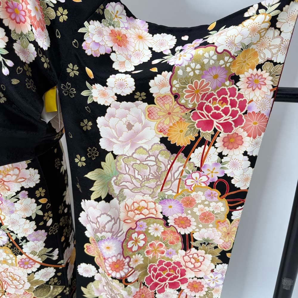 振袖 正絹 黒 古典花柄 裄68.3㎝ 成人式 中古 c-79