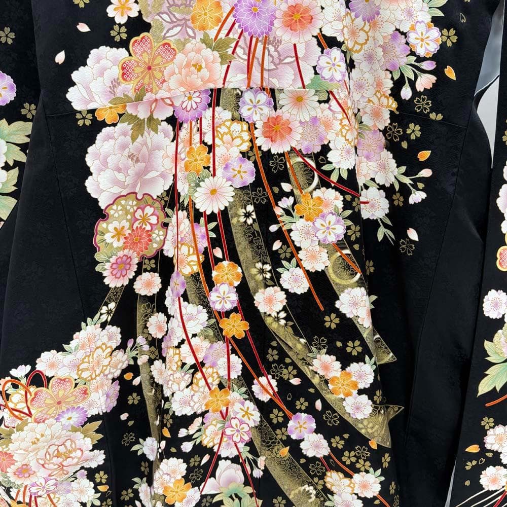振袖 正絹 黒 古典花柄 裄68.3㎝ 成人式 中古 c-79