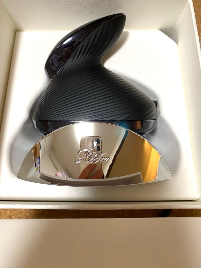 美品★最新型　リファ　ビューテックヘッドスパ