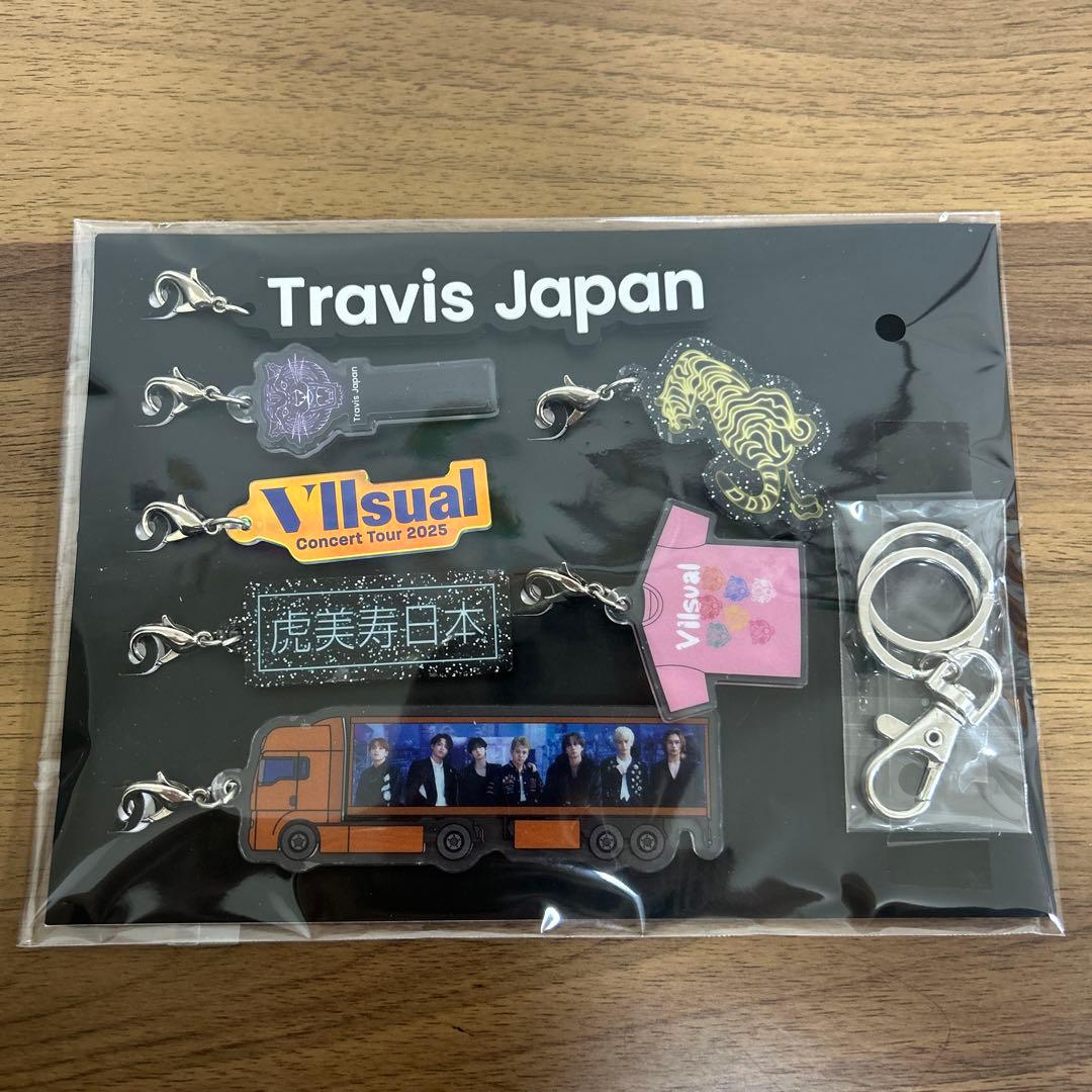 新品　TravisJapan VIIsual 完全生産限定盤　チャーム付き