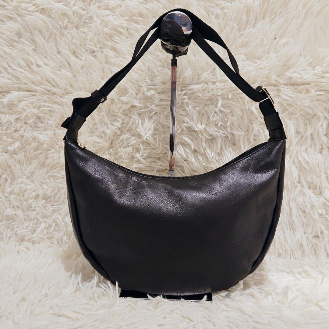 russet ソフトレザー ラウンドショルダーバ ッグ 肩掛け ハーフムーン 黒