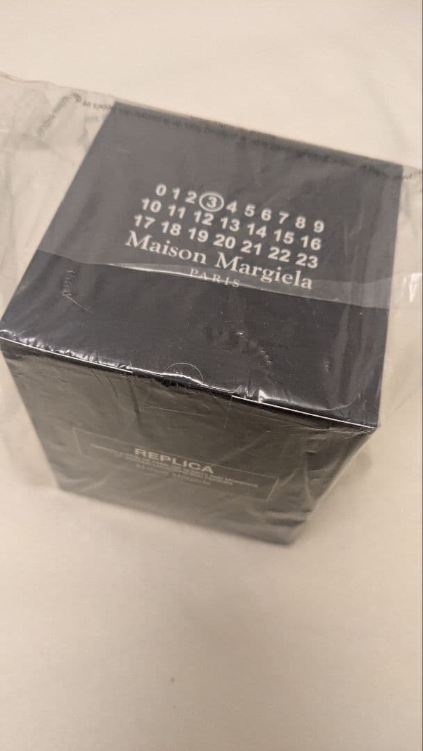 メゾンマルジェラ スノードーム グリッター グローブ ホリデー【新品未使用】