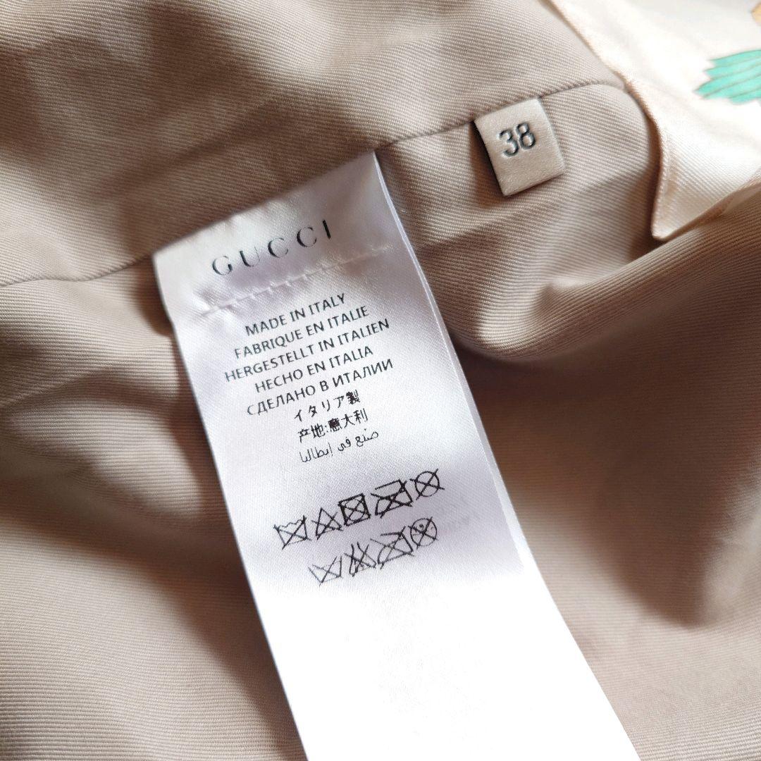 近年モデル　GUCCI　グッチ　花柄　GGボタン　ゴールド　トレンチコート