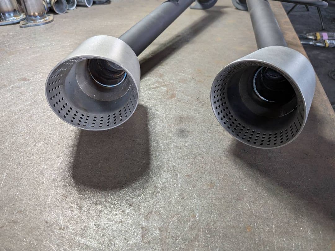 V37スカイライン！オリジナルストレートマフラー！リアピース