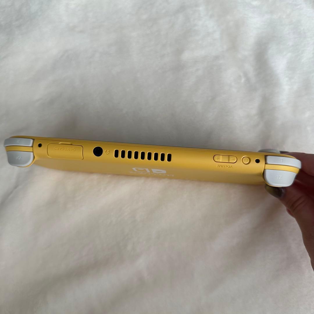 値下げNintendo Switch Lite イエロー本体　ケースフィルム付