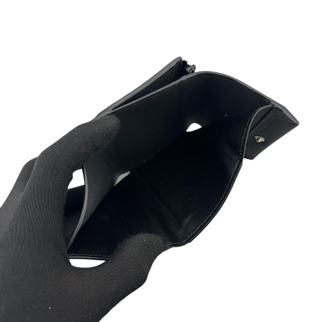 新品に近い ルイヴィトン パイロット ブラック 三つ折り財布 アエログラム