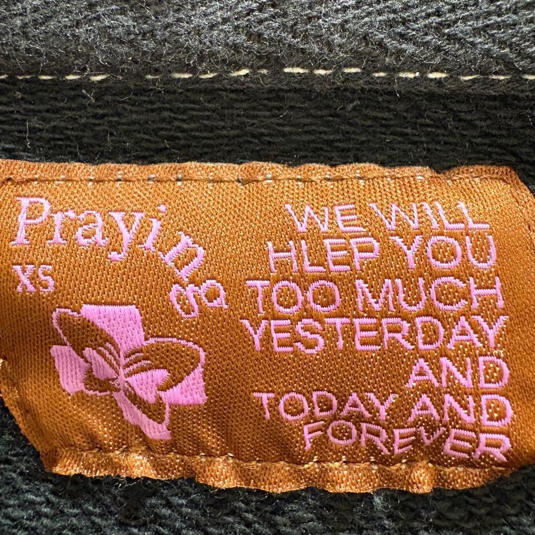 Praying パーカー　ラインストーン