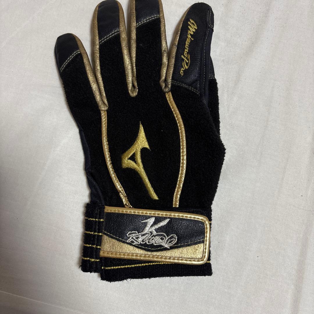 ミズノバッティンググローブ　工藤監督刺繍サイン入り