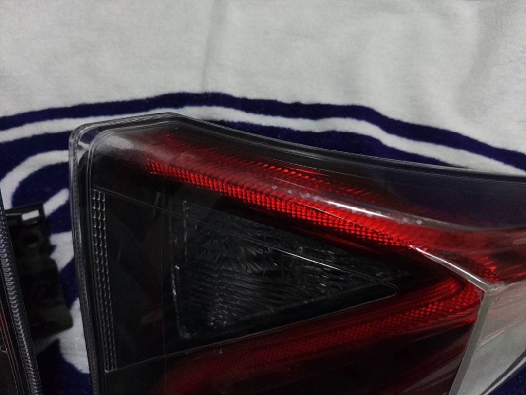 トヨタ　プリウス　50 前期　テールランプ　ICHIKOH 47-87